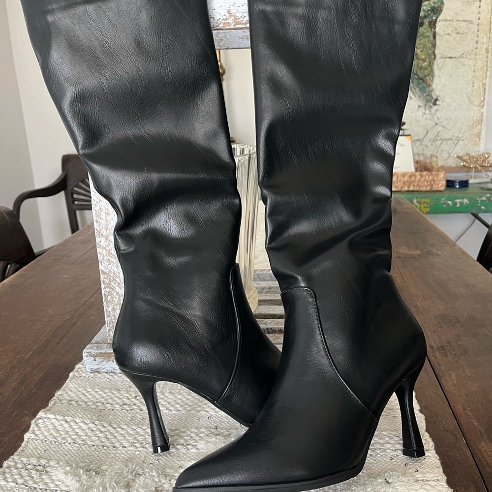 Elegant Black Women's Boots